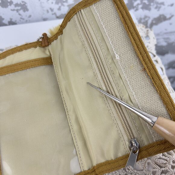 Born In Africa Wallet Plush Lion Tri Fold Stuffed Animal Head Purse Rare Find - Picture 11 of 12